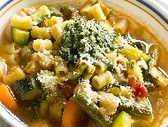 Зеленчукова супа с паста макарони, бял и зелен боб, тиквичка, песто и пармезан